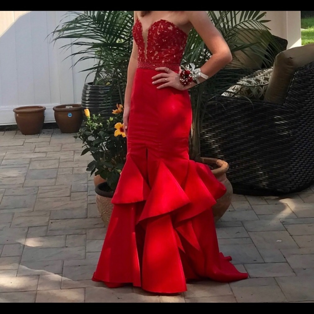 Size 0 Sherri hill dress